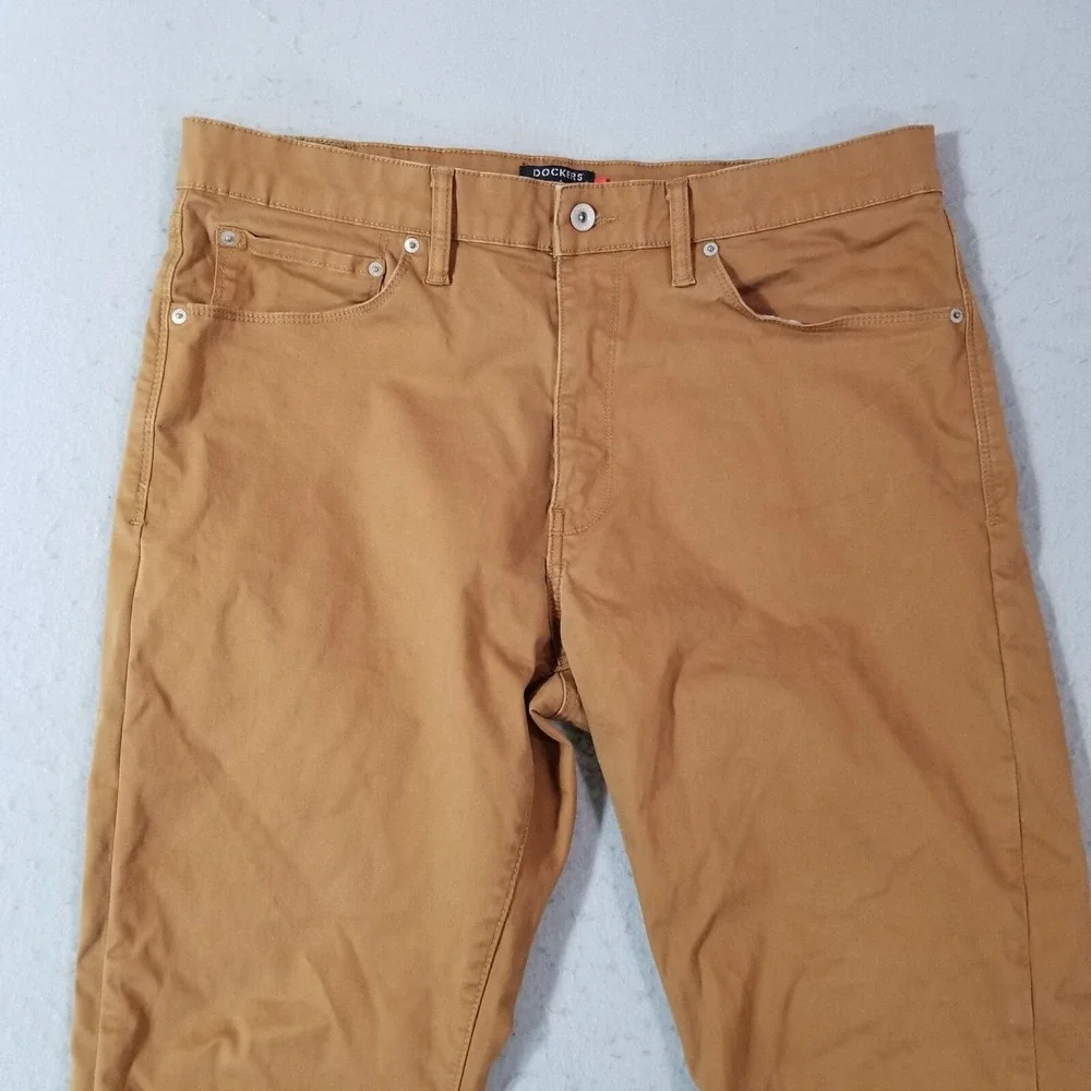 Levi's Dockers jeans men's 36x 28 regular straight Supreme Flex Brown pants